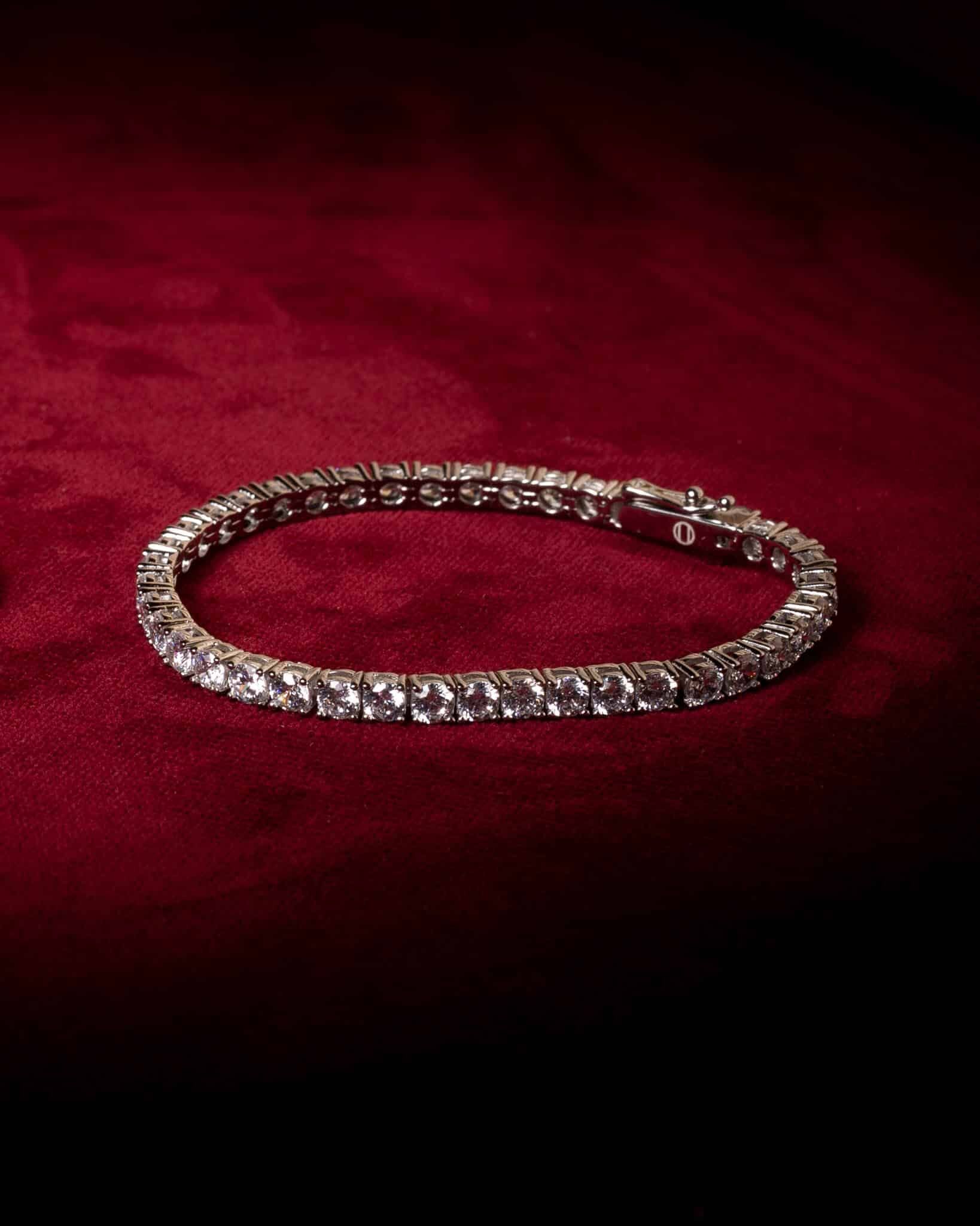 Detalj av Tennisarmband 4mm – sterling silver och zirkonia i 5A-kvalitet